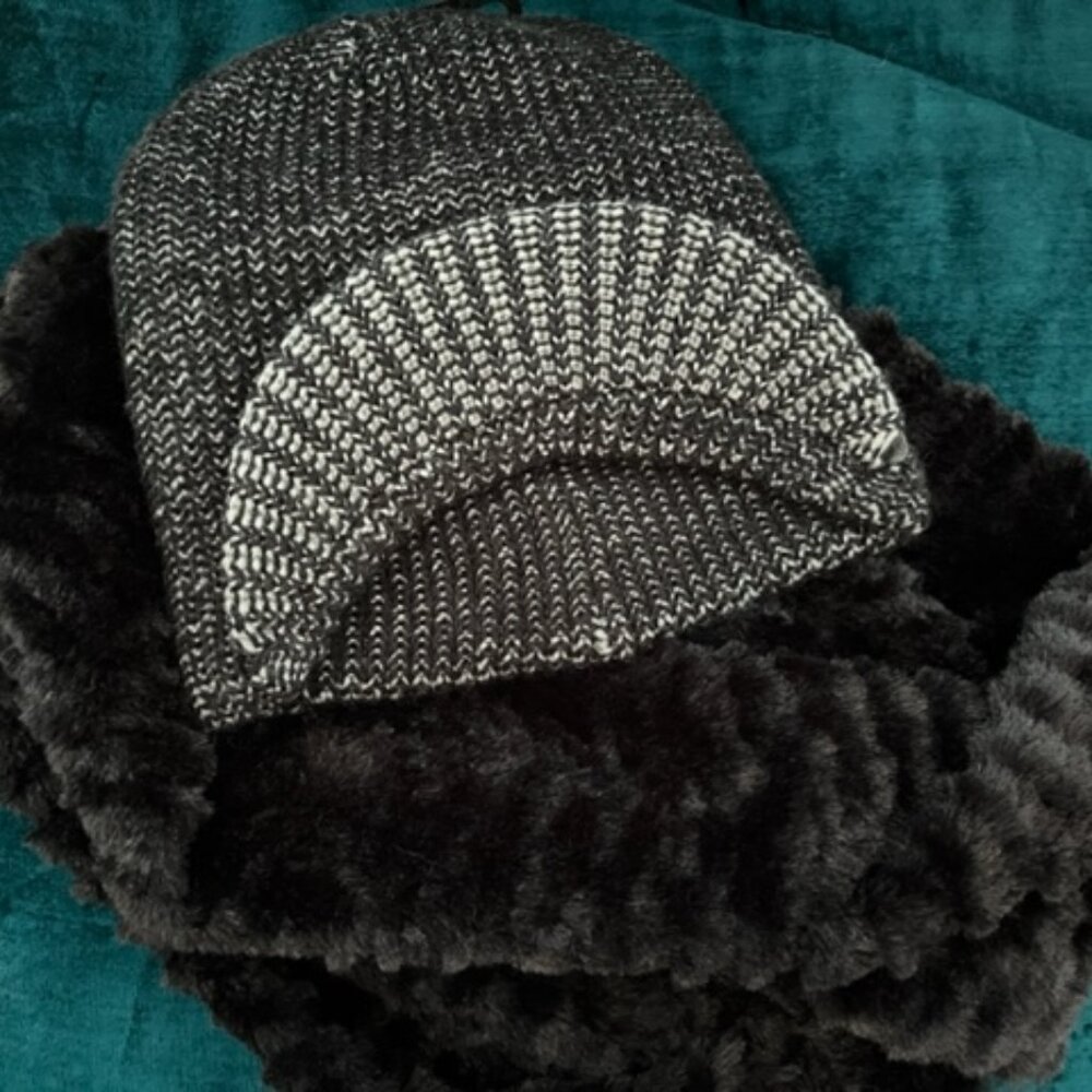 Gift Set! PUGS Gear Brimmed Hat & ARDENE Infinity Scarf Set